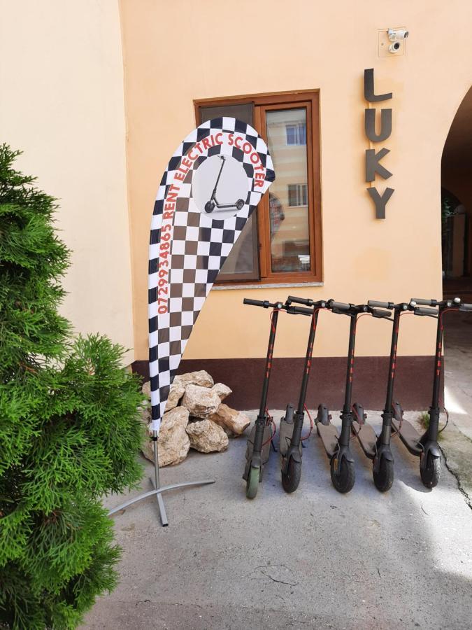 Apartamento Luky13 Braşov Exterior foto